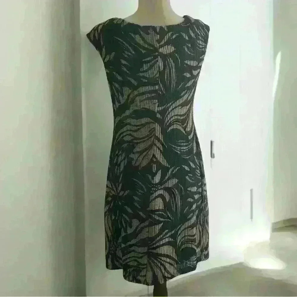 Connected Apparel Dress - Picture 2 of 5